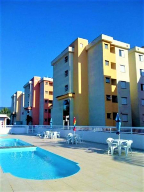 APARTAMENTO COM PISCINA E CHURRASQUEIRA EM UBATUBA